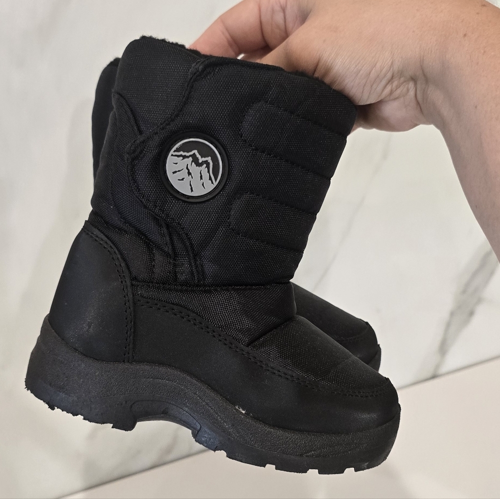 World Famous Sports | Black Winter Boots Kids Unisex Size 8